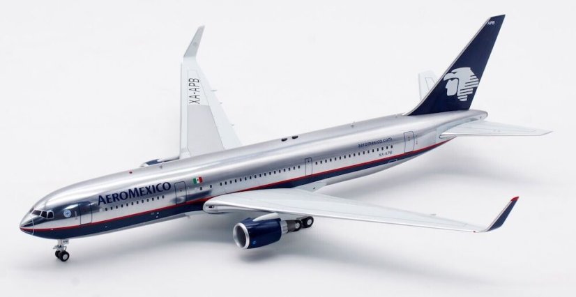 inflight 200 if763am1123p boeing 767 300er aeromexico xa apb 1