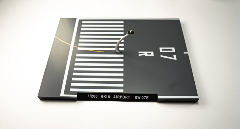 runway 4