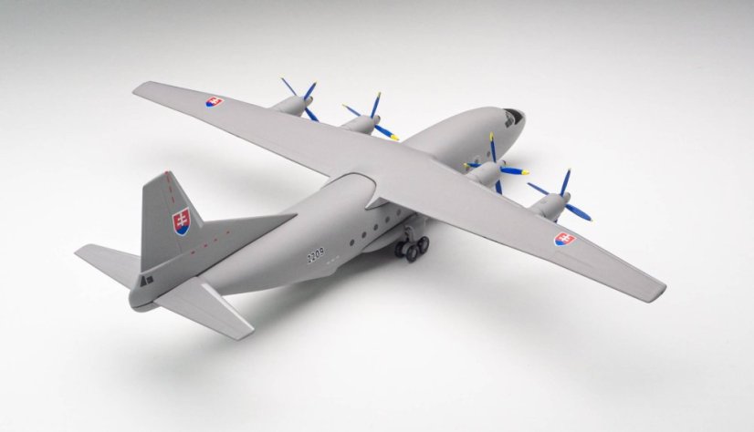 Antonov AN-12 Slovakia Air Force 2209;  1:200