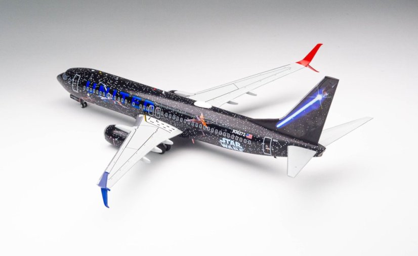 Boeing 737-800 United Airlines N36272 "Star Wars" livery;  1:200