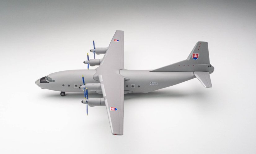 Antonov AN-12 Slovakia Air Force 2209;  1:200