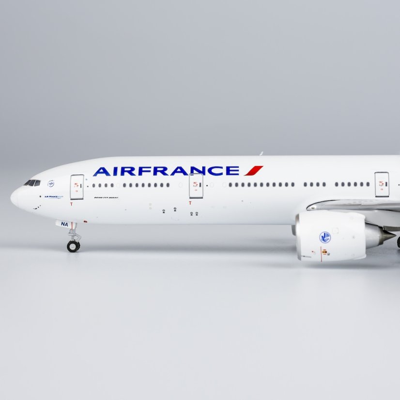 Boeing 777-300ER Air France F-GZNA;  1:400