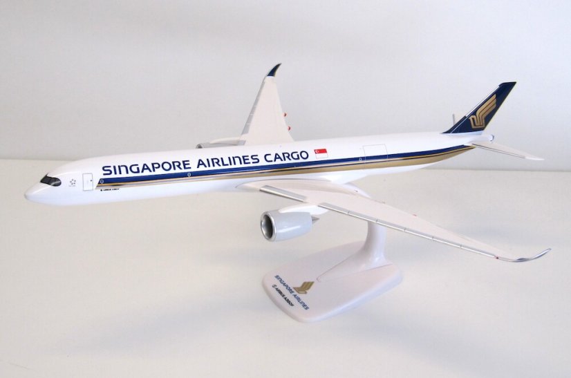 Airbus A350F Singapore Airlines Cargo;  1:200
