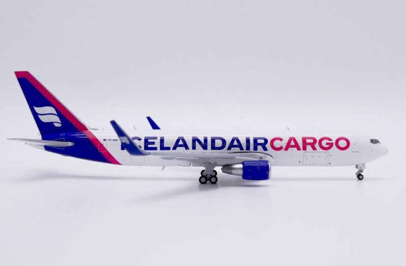 Boeing 767-300ER Icelandair Cargo TF-ISH;  1:400