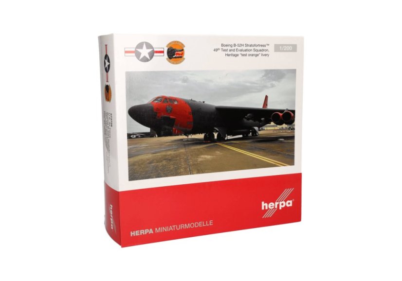 Boeing B-52H Stratofortress 61-0028 USAF U.S. Air Force "Test orange" livery;  1:200