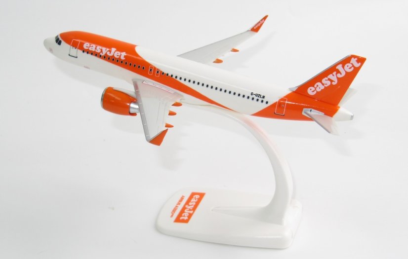 Airbus A320neo Easyjet G-UZLM;  1:200