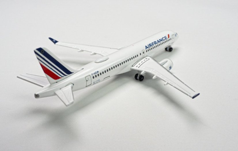 Airbus A220-300 Air France F-HZUM "Bayeux";  1:500