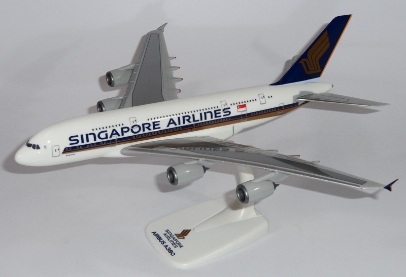 Airbus A380-800 Singapore Airlines 9V-SKU;  1:250