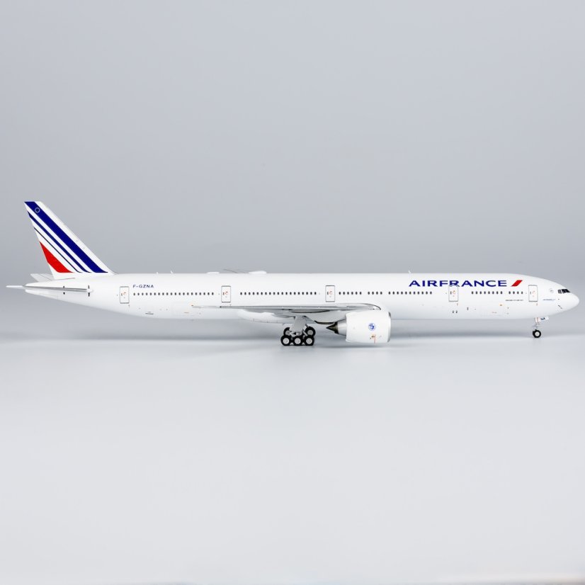 Boeing 777-300ER Air France F-GZNA;  1:400