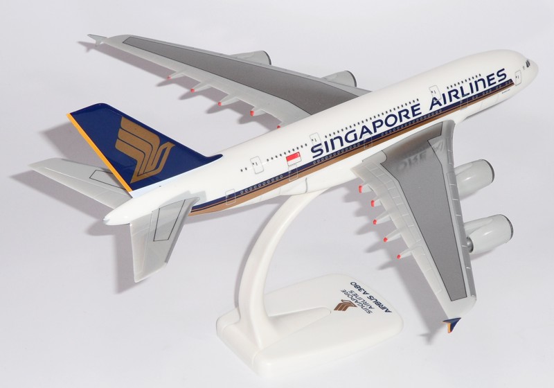 Airbus A380-800 Singapore Airlines 9V-SKU;  1:250