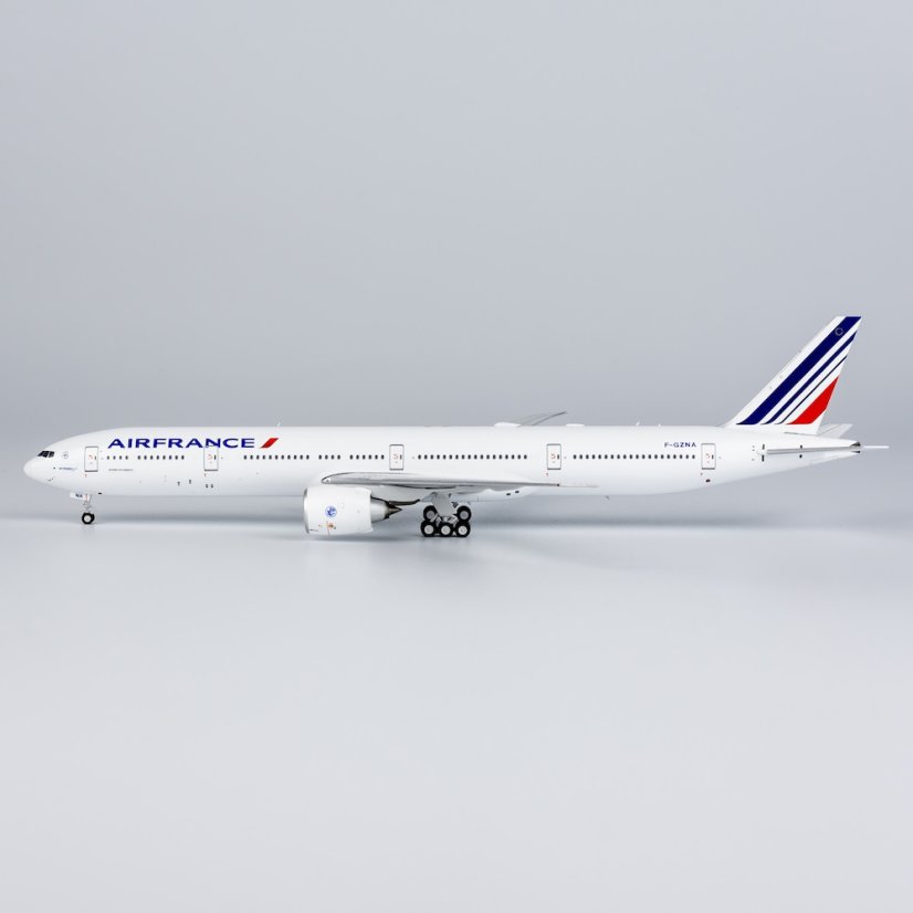 Boeing 777-300ER Air France F-GZNA;  1:400