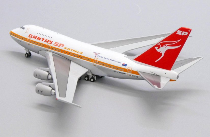Boeing 747SP Qantas "Commonwealth Games 1982" livery VH-EAB