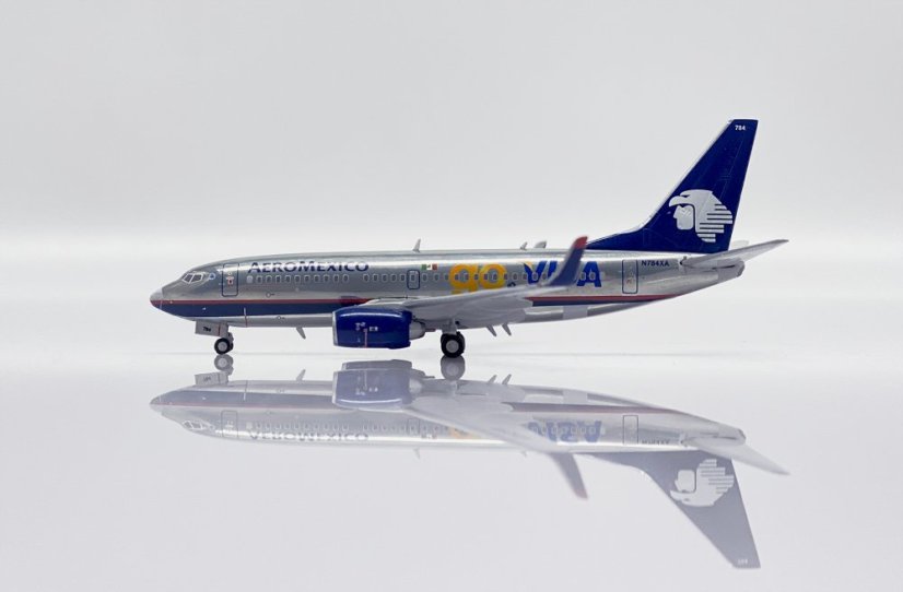 Boeing 737-700 Aeromexico N784XA "GO VISA" livery (Polished);  1:400