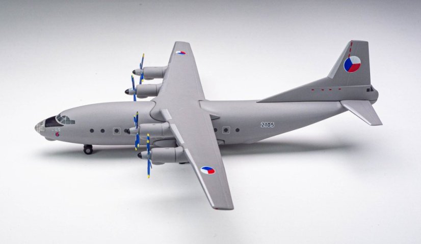 Antonov An-12 Czech Air Force 2105;  1:200