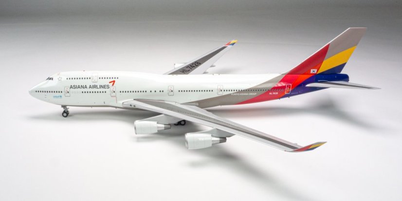 Boeing 747-400 Asiana Airlines HL7428;  1:200