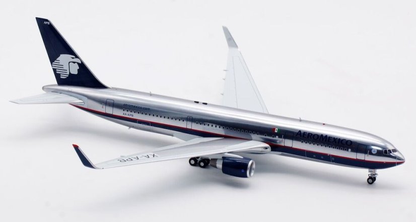 inflight 200 if763am1123p boeing 767 300er aeromexico xa apb 6