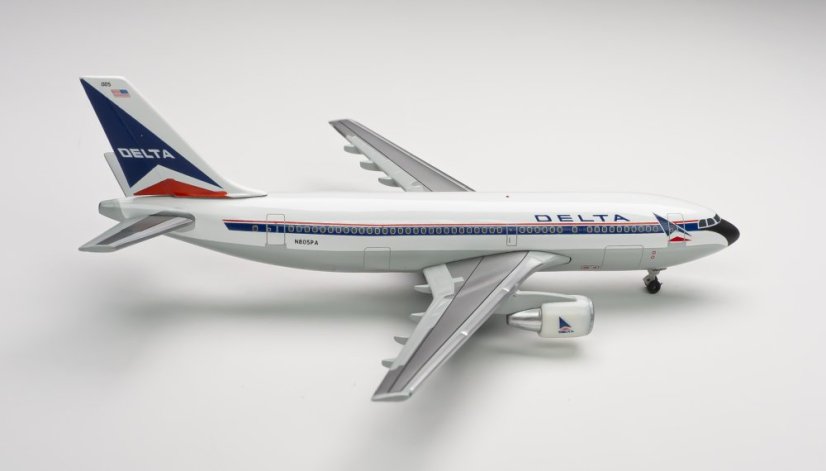 Airbus A310-300 Delta Air Lines N805PA se stojánkem;  1:500