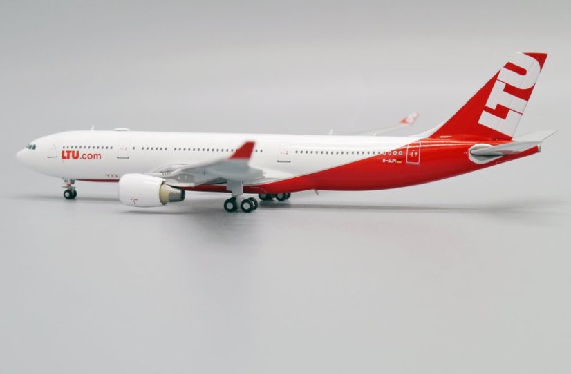 LH4208 10