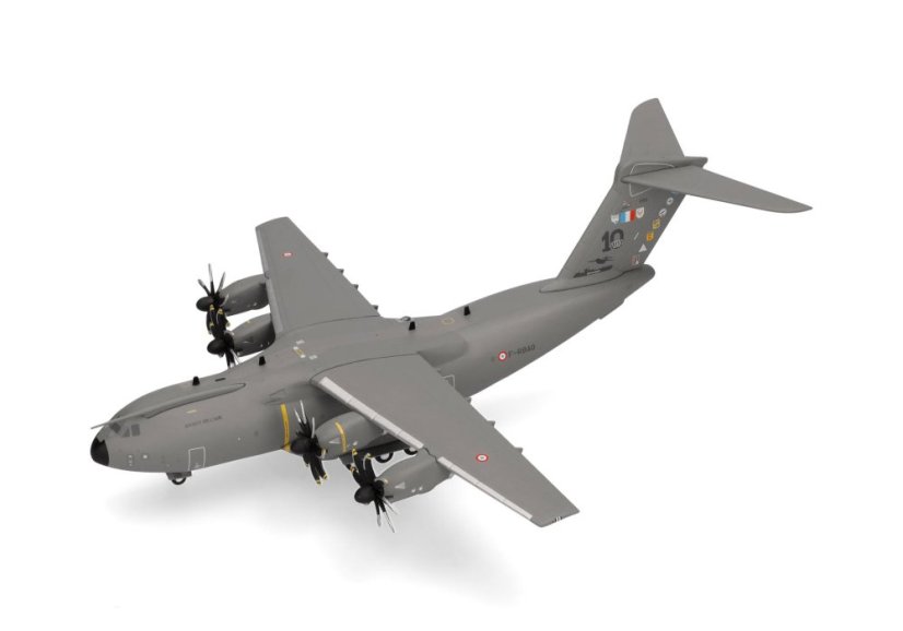 Airbus A400M Atlas F-RBAQ French Air Force Escadron de Transport 1/61 Touraine – BA 123, Orléans-Bricy "10 Years of A400M" livery;  1:200