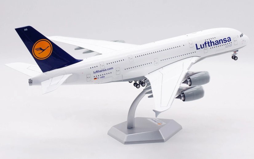 Airbus A380-800 Lufthansa D-AIMA;  1:200