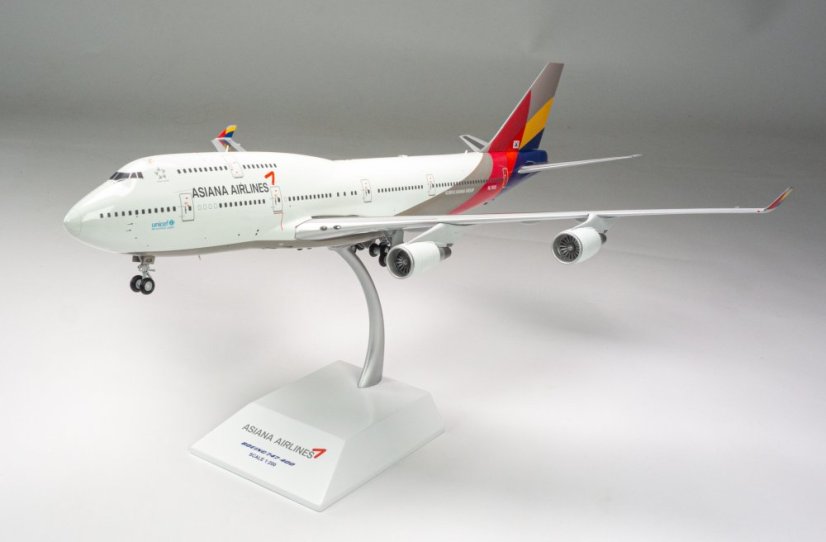 Boeing 747-400 Asiana Airlines HL7428;  1:200