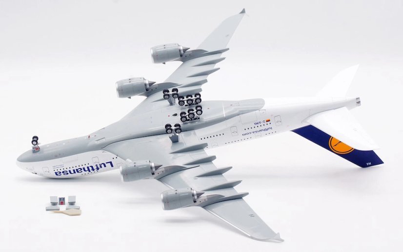 Airbus A380-800 Lufthansa D-AIMA;  1:200