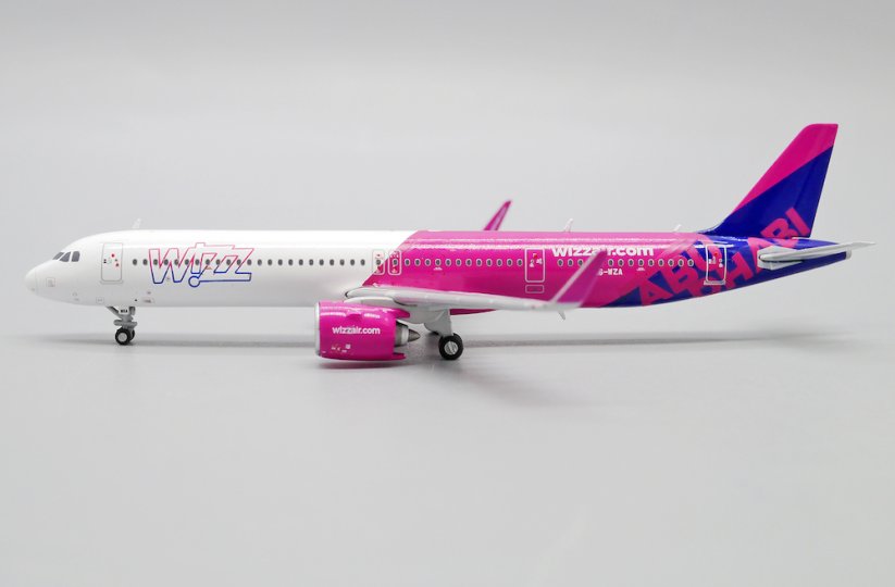 Airbus A321neo Wizz Air A6-WZA "Abu Dhabi" livery;  1:400