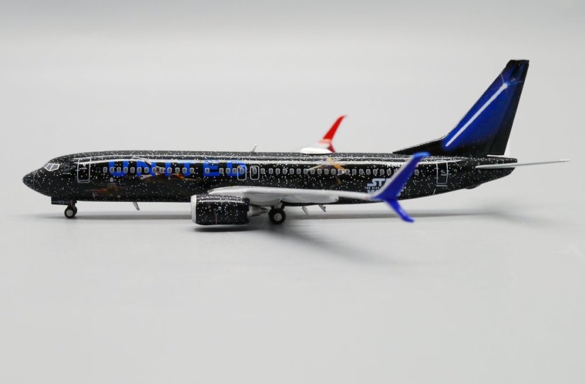 Boeing 737-800 United Airlines N36272 "Star Wars" livery;  1:400