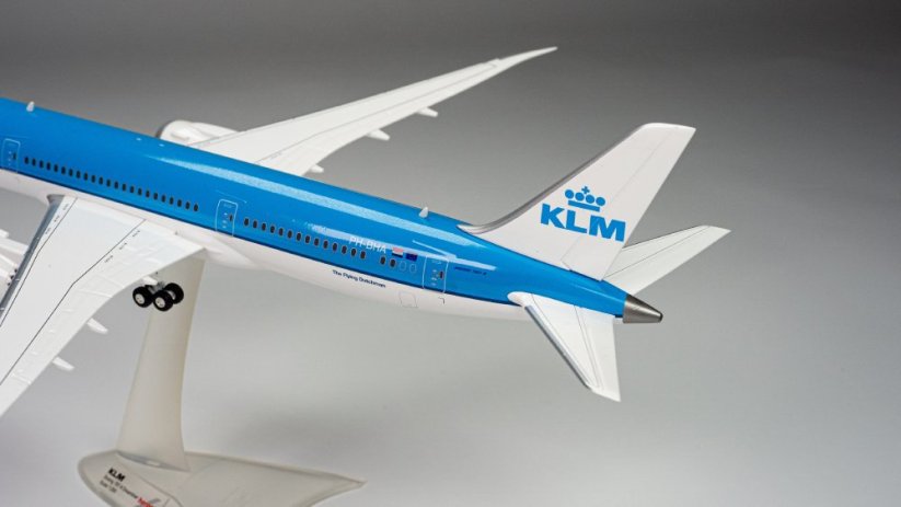 2312 KLM dreamliner herpa 1 200 003