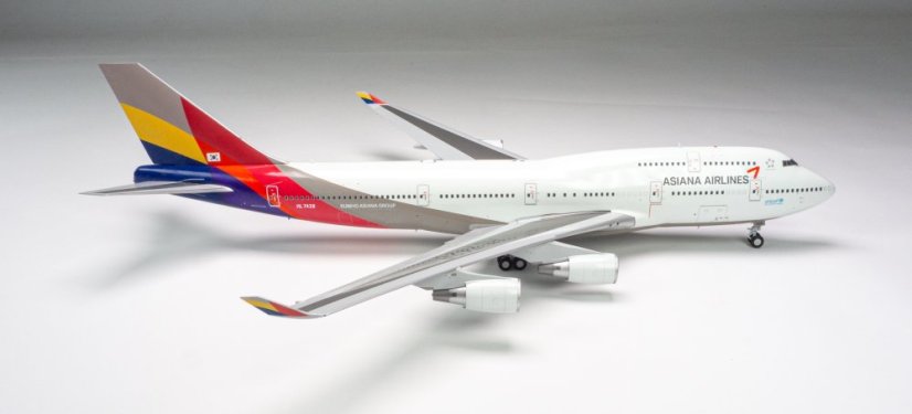 Boeing 747-400 Asiana Airlines HL7428;  1:200