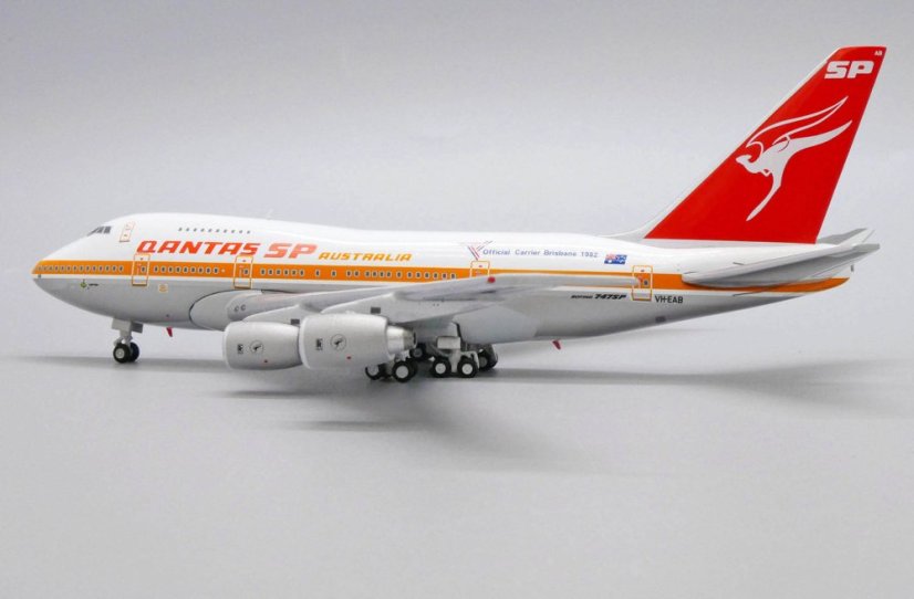 Boeing 747SP Qantas "Commonwealth Games 1982" livery VH-EAB