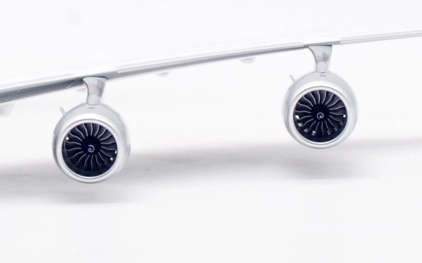 Airbus A380-800 Lufthansa D-AIMA;  1:200