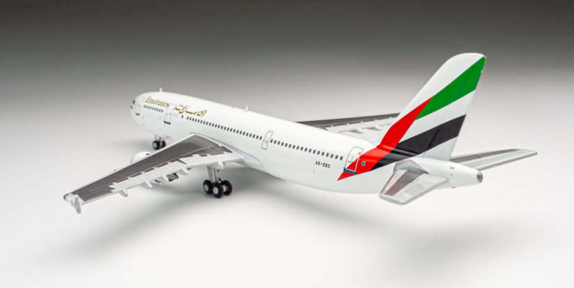 Airbus A300-600R Emirates A6-EKC;  1:400