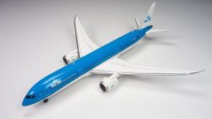 2312 KLM dreamliner herpa 1 200 1 001