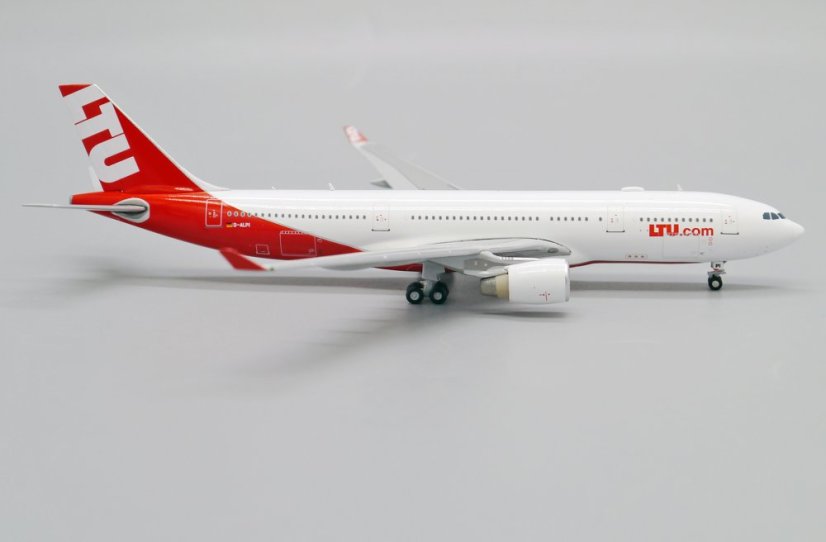 LH4208 03
