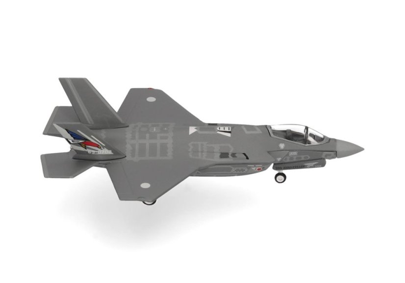 Lockheed F-35A Lightning II 69-8702 Japan Air Self-Defense Force;  1:200