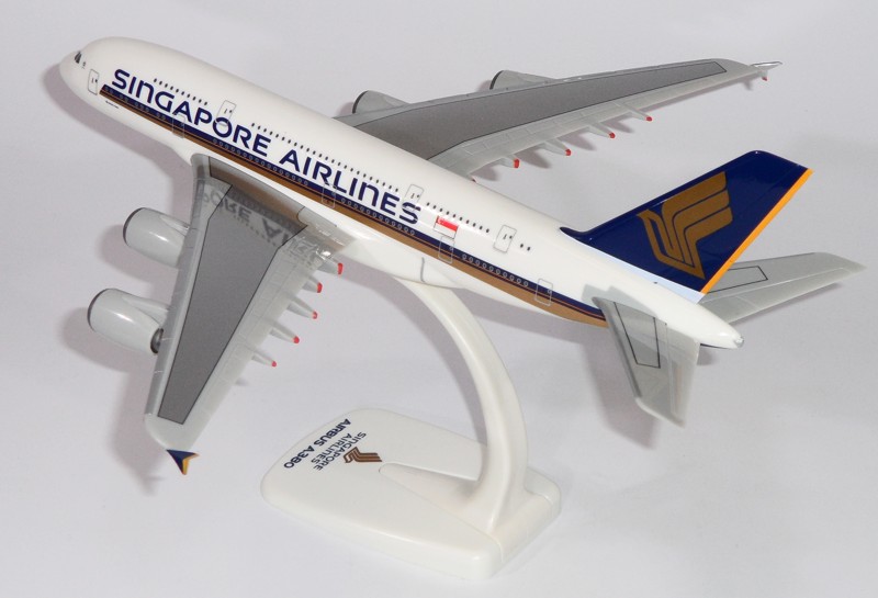 Airbus A380-800 Singapore Airlines 9V-SKU;  1:250