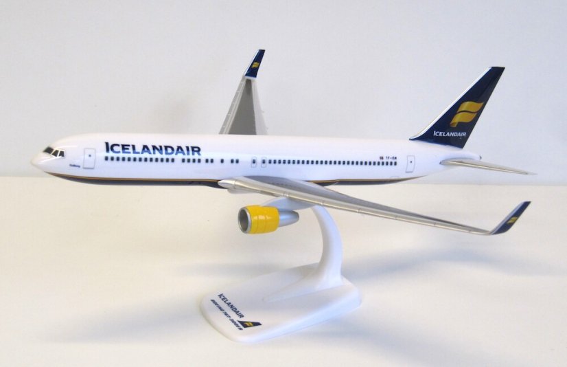 Boeing 767-300ER Icelandair TF-ISW;  1:200