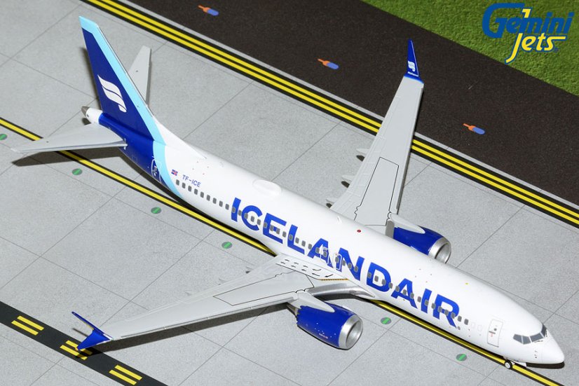 G2ICE1139 Boeing 737 MAX 8 Icelandair TF ICE blue