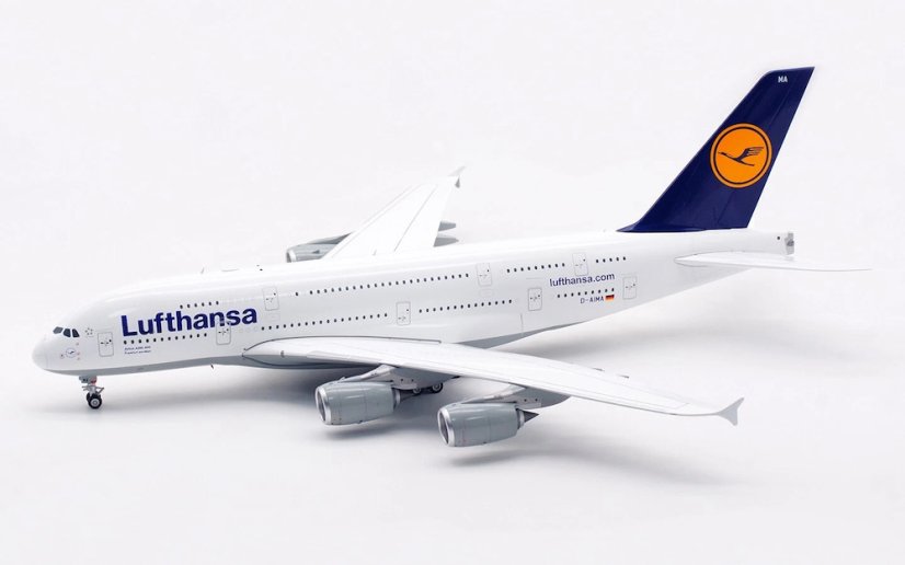 Airbus A380-800 Lufthansa D-AIMA;  1:200