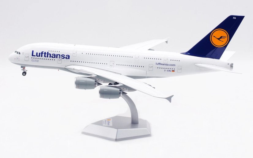 Airbus A380-800 Lufthansa D-AIMA;  1:200
