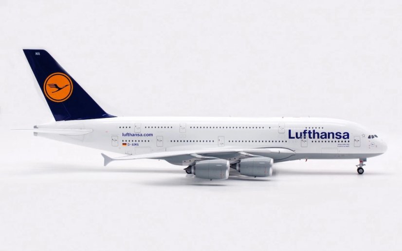 Airbus A380-800 Lufthansa D-AIMA;  1:200