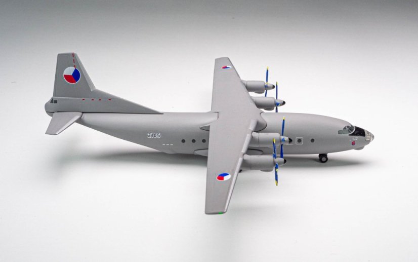 Antonov An-12 Czech Air Force 2105;  1:200