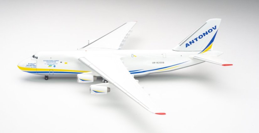 Antonov AN-124 Antonov Airlines UR-82008;  1:500