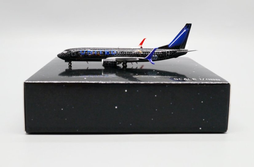 Boeing 737-800 United Airlines N36272 "Star Wars" livery;  1:400