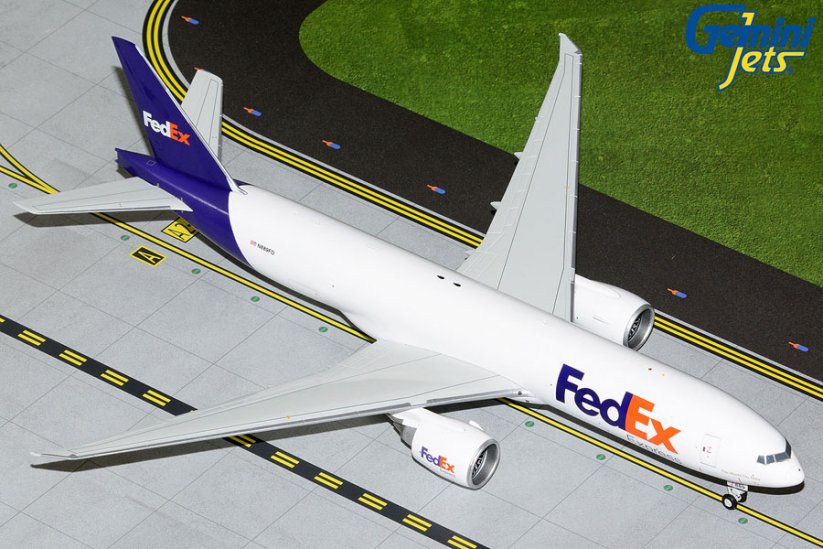 G2FDX1070 Boeing 777 200LRF FedEx N889FD