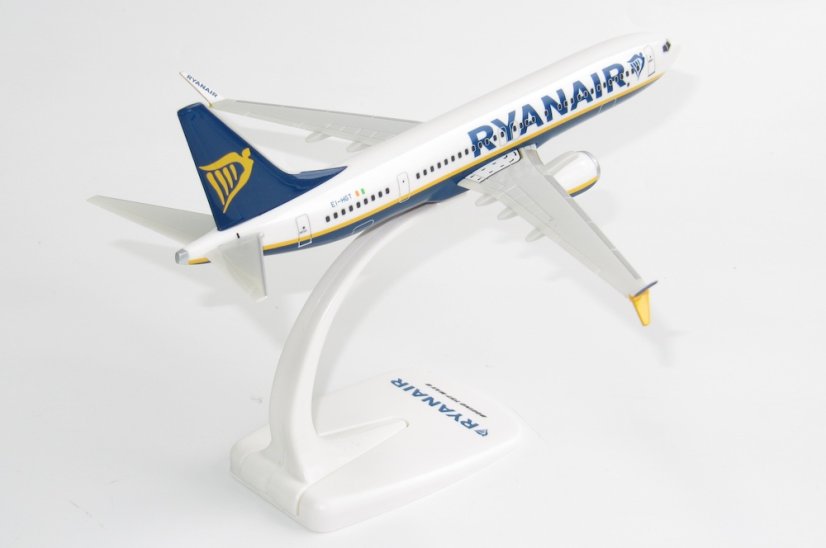 Boeing 737 MAX 8 Ryanair EI-HGT;  1:200