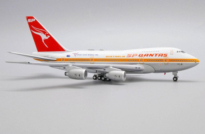 Boeing 747SP Qantas "Commonwealth Games 1982" livery VH-EAB