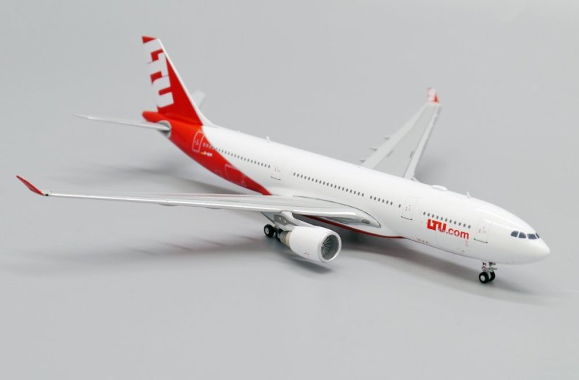 LH4208 04