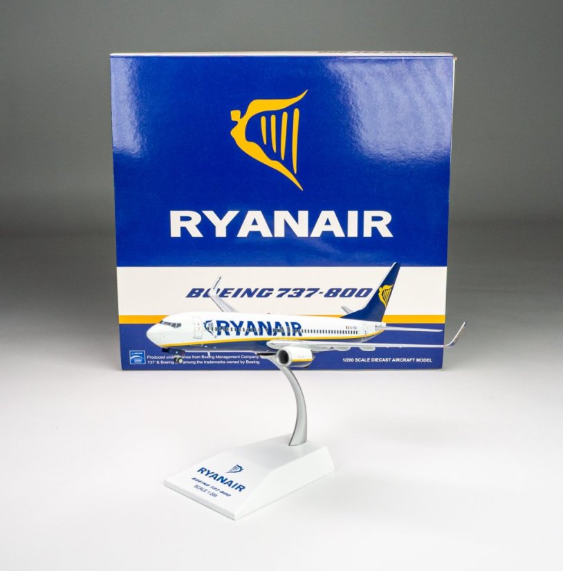 Boeing 737-800 Ryanair EI-EBI;  1:200